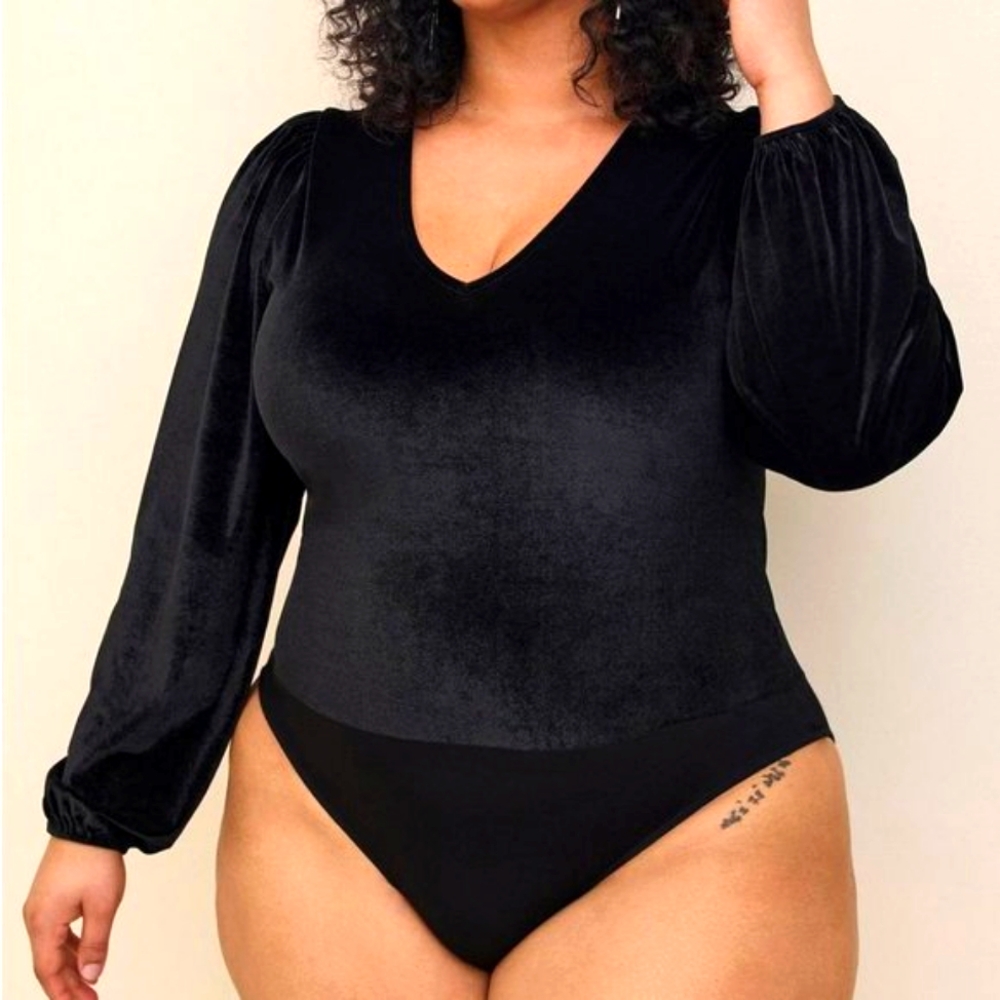 ❤️NWT TORRID BODYSUIT - STRETCH VELVET PUFF BLOUSON SLEEVES - SIZE 4X